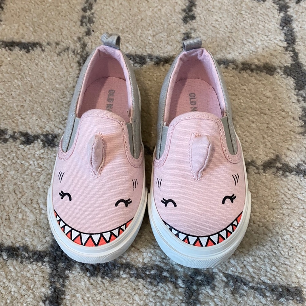 Old Navy Shark Critter Slip-ons